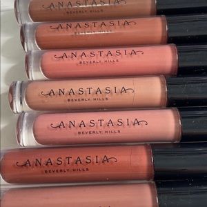7 ABH lipglosses, never used. Bought for my mua business but never used them.